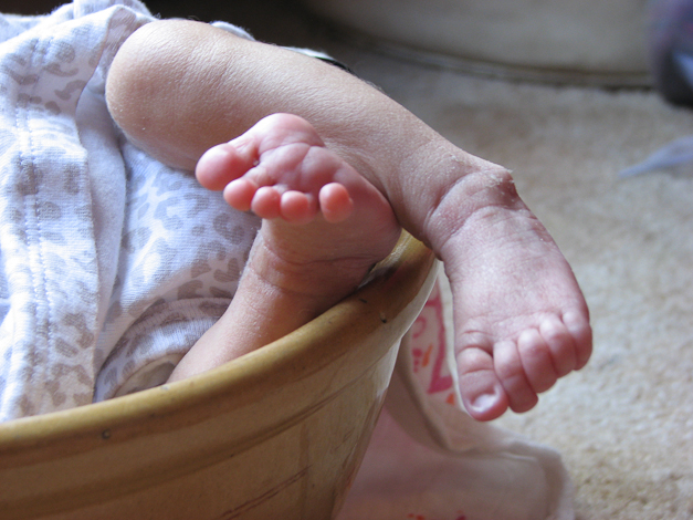Tiny feet!